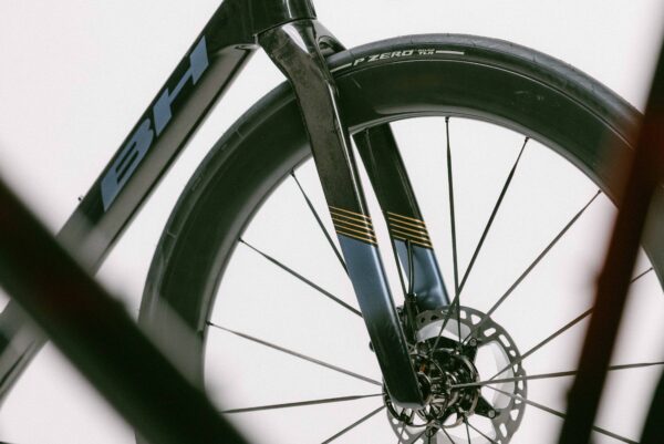 BH ULTRALIGHT 8.0 LR806 - Imagem 3